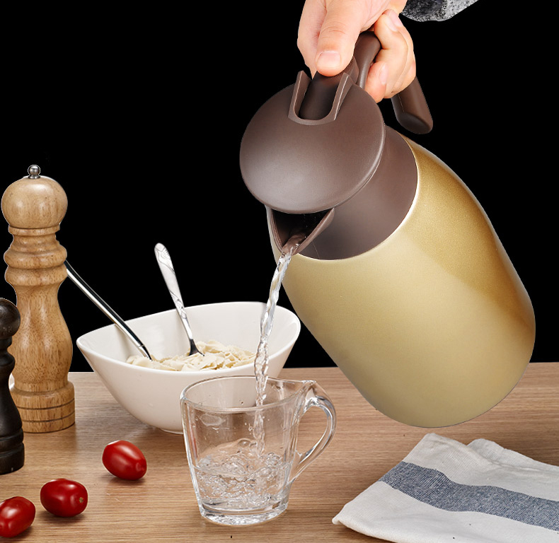 Perfect pouring coffee server