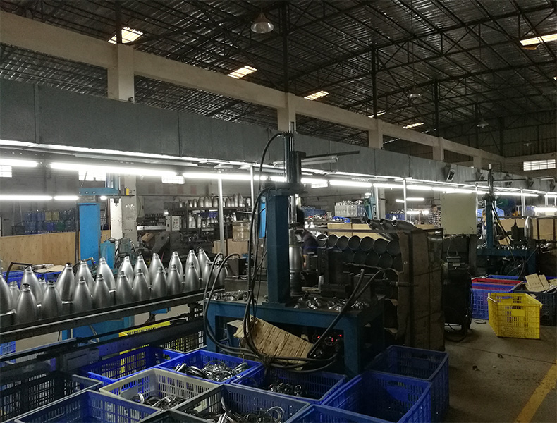 Vacuum Carafe Production Base